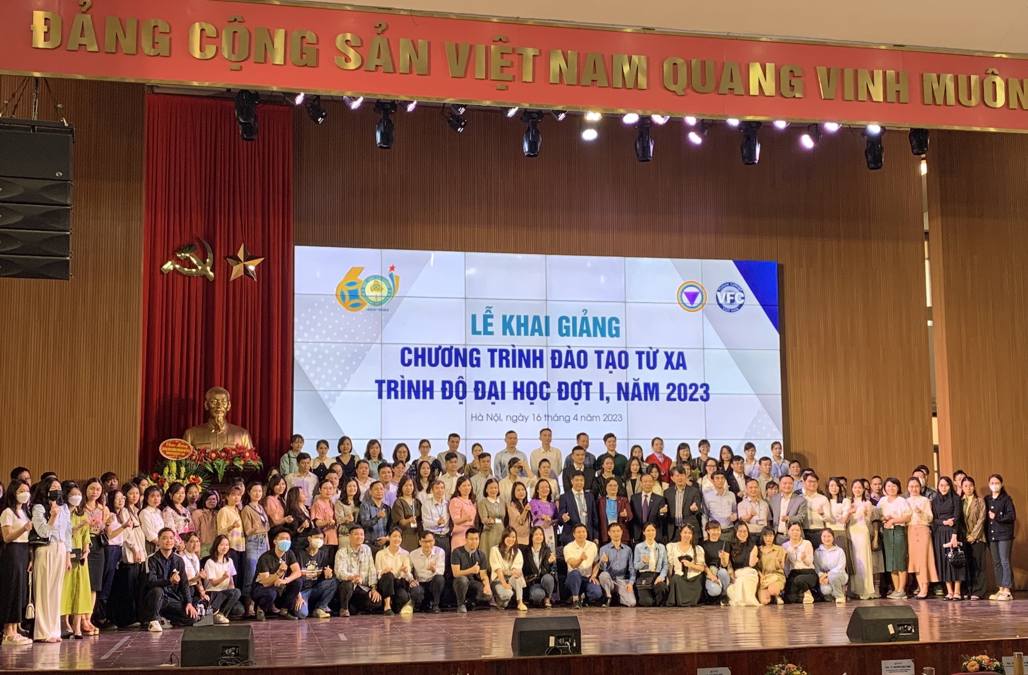 Vừa làm vừa học tại Học viện Công nghệ Bưu chính Viễn thông – Tại sao không?