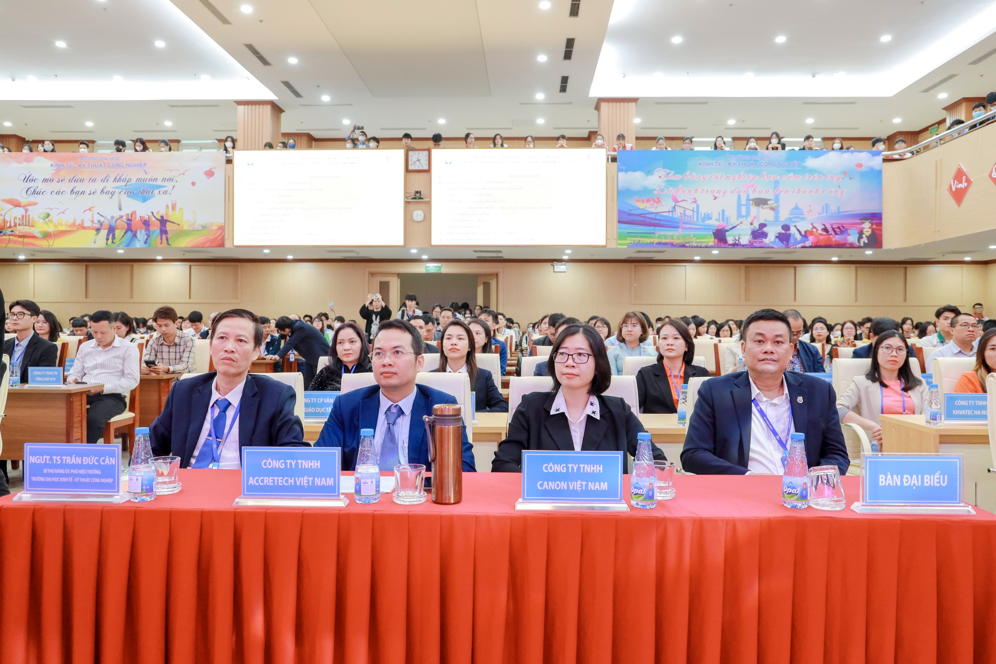 Đại học Kinh tế- Kĩ thuật Công nghiệp Hà Nội thông tin tuyển sinh 2023