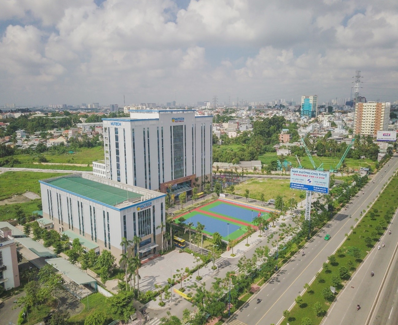 Thông tin tuyển sinh Đại học Công nghệ Thành phố Hồ Chí Minh (HUTECH) năm 2023