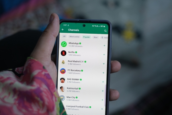 How to Lock a Folder on iPhone
